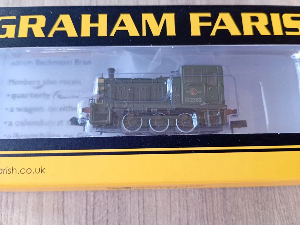 Graham Farish 371-063 N Gauge Class 03 Diesel Shunter D2383 Weathered BR Green  - Image 2 of 3