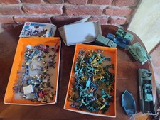 DG SOLDATINI   lotto misto  1/72 HO E 1/32  LEGGI