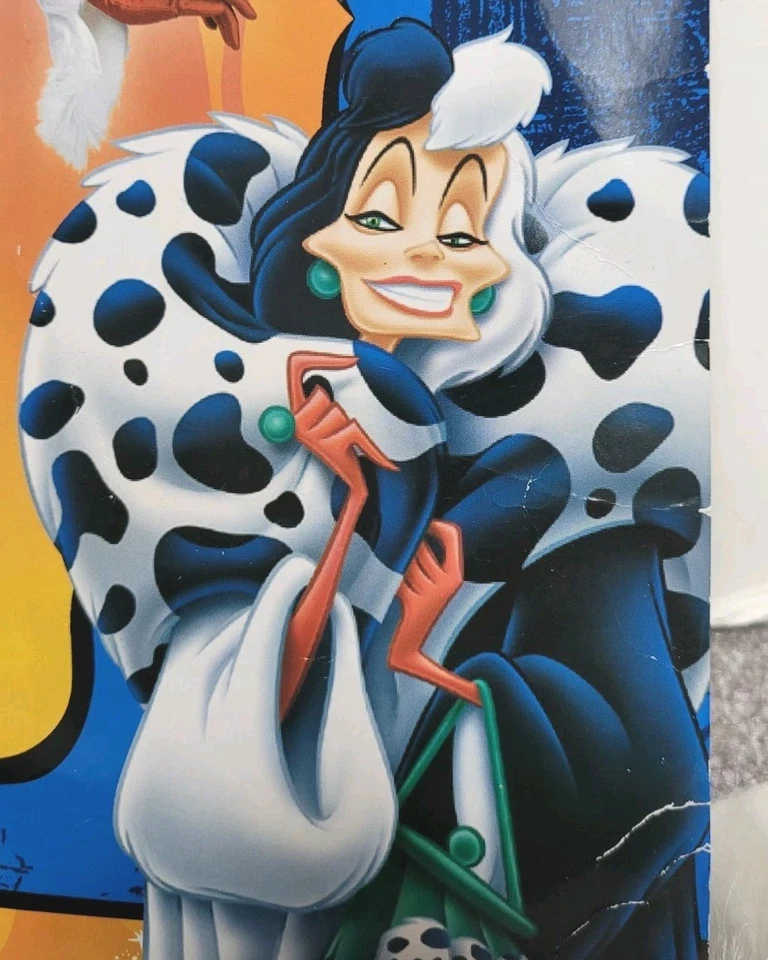 Disfraz de Halloween Disney Cruella de Vil Adulto S (4-6) con Peluca, Guantes y Borde de Piel Foto 3 de 4