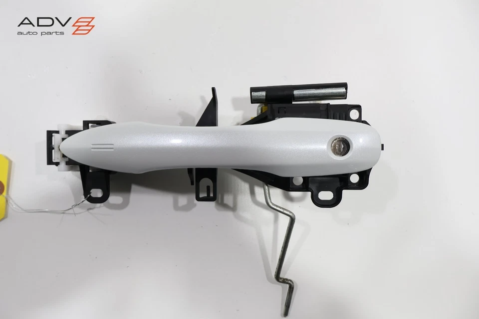 2021 - 2022 TOYOTA PRIUS PRIME FRONT LEFT DRIVER SIDE EXTERIOR DOOR HANDLE OEM - Image 3 of 4