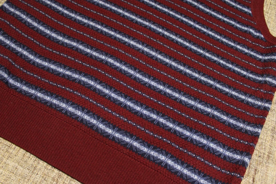 BROOKS BROTHERS V NECK EXTRAFINE ITALIAN MERINO WOOL VEST--XL--PERFECT!! - Image 2 of 2