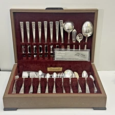 1936 Community CORONATION (Oneida) Silver Plate 85pc. Flatware Set With Chest