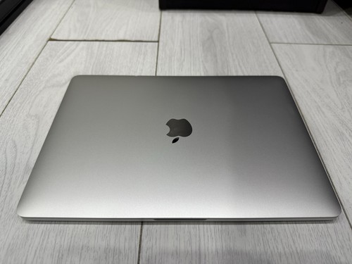 Apple MacBook Pro 13.3” Retina 2020 512GB SSD 8GB Ram 8C CPU 8C GPU M1 - Silver - Picture 5 of 19