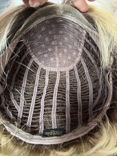 Beautiful Blonde Synthetic Wig Tony Of Beverly Rooted Lace Front Barely Used - Picture 12 of 17