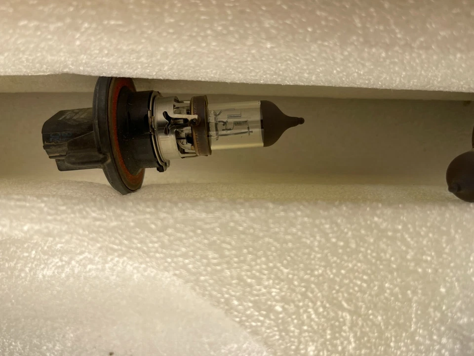 Conjunto de faróis - base Anzo 841002 - Imagem 2 de 4