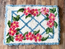 Vintage Floral Lattice Latch Hook Rug Completed