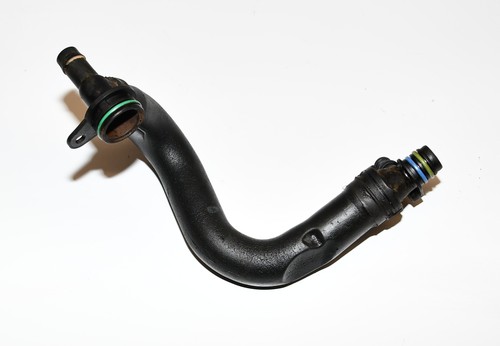 Entlüftungsschlauch Entlüftungsrohr Zylinderkopfhaube  04E103474G Golf 7 AU