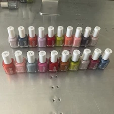 ESSIE NAIL LACQUER POLISH - Nail Polish x 20 units  