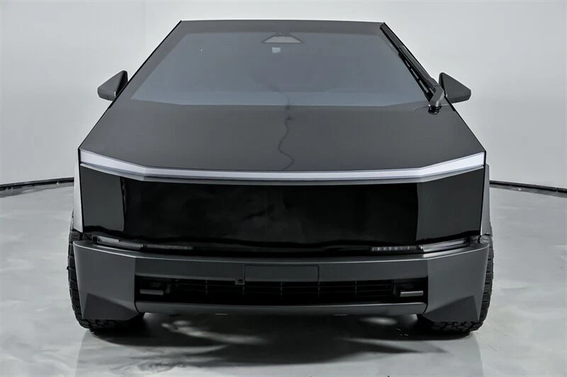 Tesla Cybertruck Cyberbeast 2024 Foto 4 de 4
