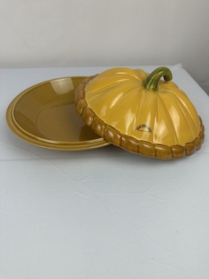 Covered Pie Dish, 11
