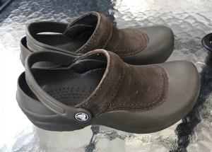 crocs suede clogs
