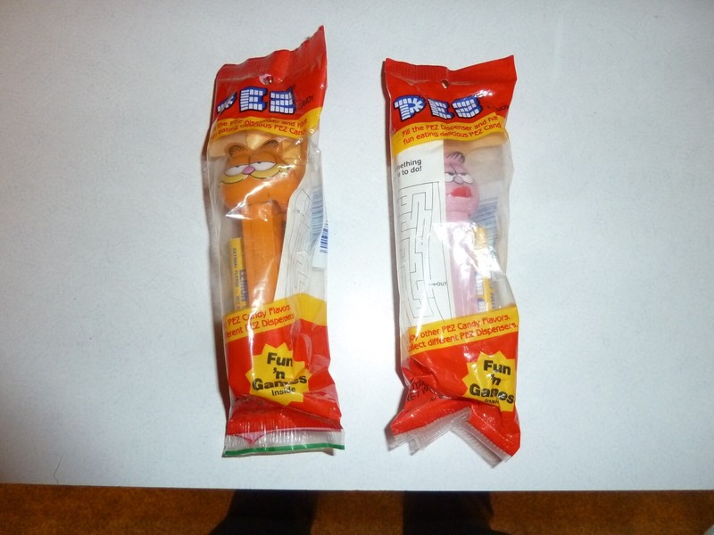 Vintage Set 2 GARFIELD AND ARLENE PEZ Dispenser Candy SEE PHOTO"S