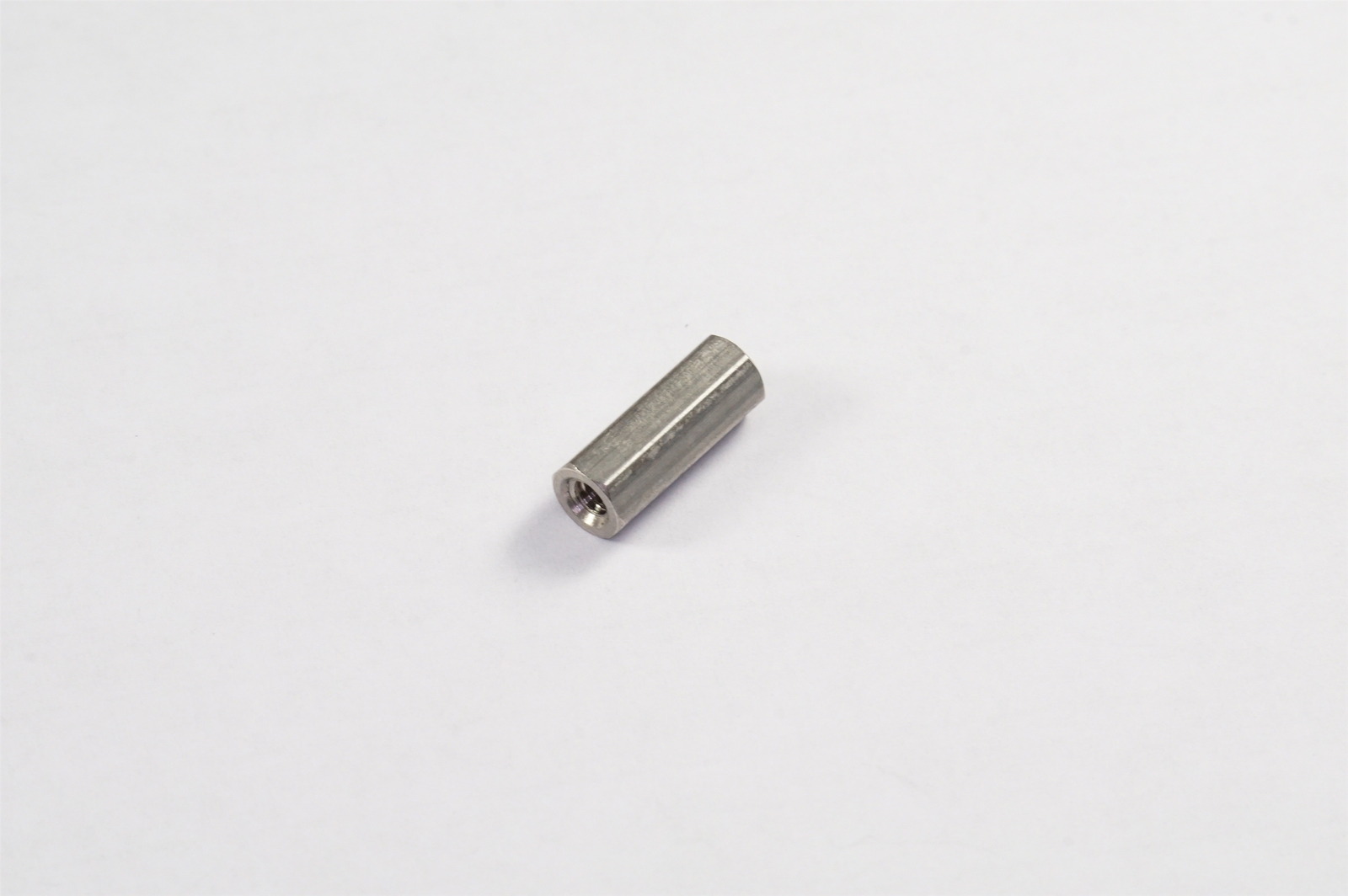 8106-SS-0440-0 Amatom Threaded Hex Standoff Female 4-40 x 1/2" Stainless NOS