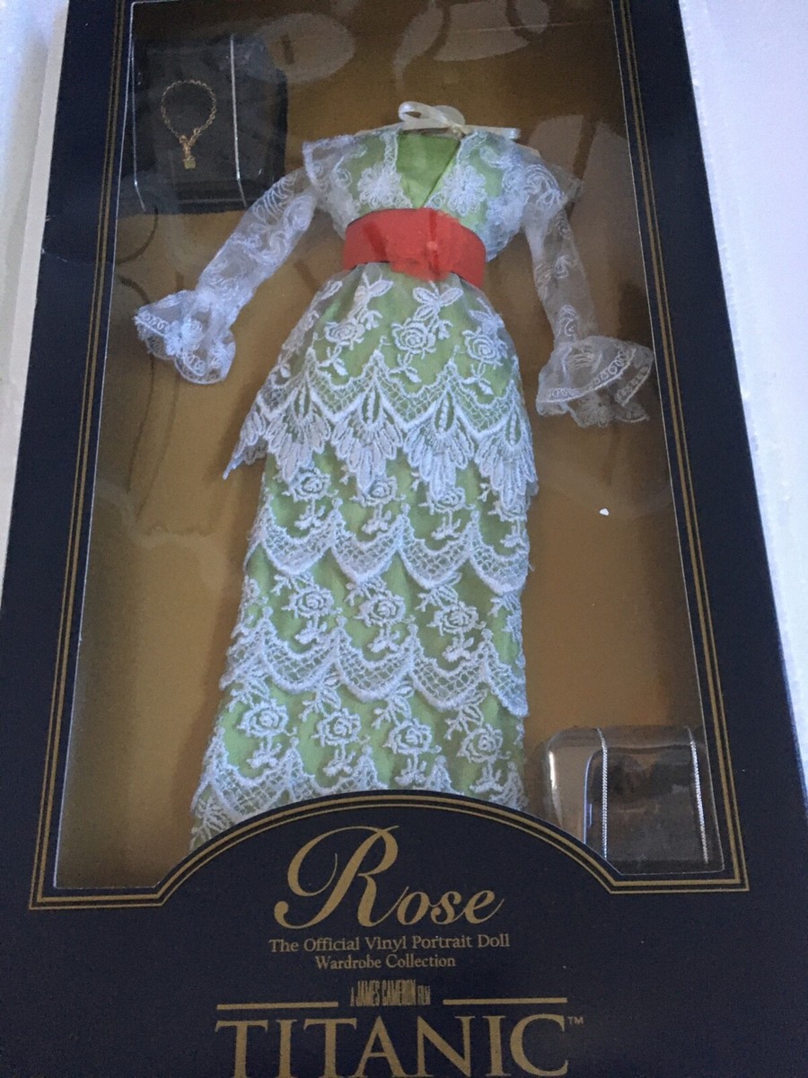 green emerald velvet dress Amazon.com: ADuchessCos Titanic Rose DeWitt Bukater Cosplay Costume Rose  Lace Dress Romantic Tea Gown Regency Green Long Dress : Clothing, Shoes &  Jewelry main image 0