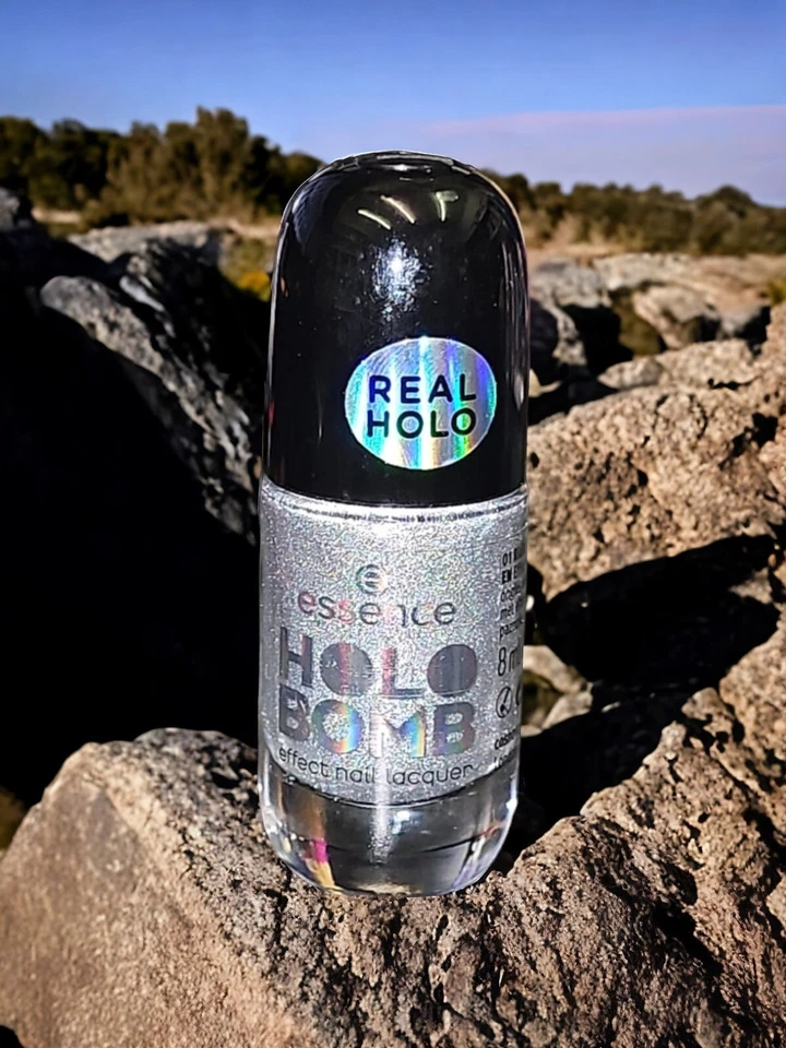 Essence HOLO BOMB Effekt Nagellack 01 Ridin Holo Glitter Silber Disco Fever 💞 - Bild 2 von 4