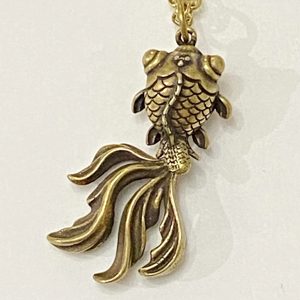 Men's Pisces Gold/Crystal (The fish) necklace