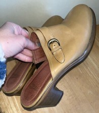 Dansko Women  s Heeled Slip On Mule Clogs Shoes Oyster Honey Tan EU Sz 40 US 10