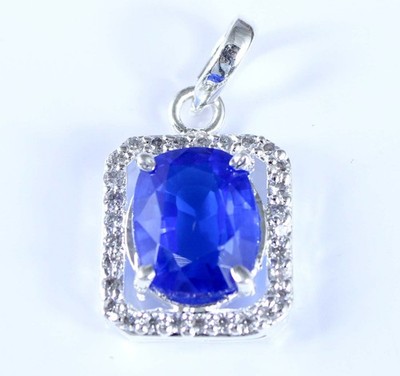Pierre Précieuse Tanzanite Bleue 73,40 Carats – Taille Ovale, Créée En Labo