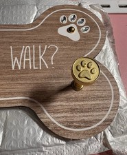 Wooden Hanging DOG LEASH HOLDER with Photo Frame, Pet Supplies, Leashes, NIB