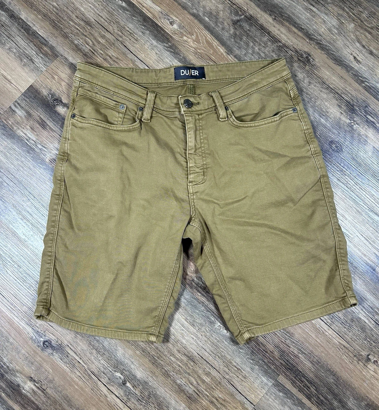 DUER Shorts Men's 34 N2X Relaxed Taper Comfort No Sweat Stretch Tan Chino 9" Ins
