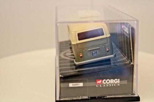 Corgi Classics 1:43s - #06801 VW Camper - Green / White - Picture 3 of 6