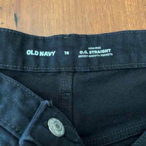 Old Navy O.G. da donna Pantaloncini dritti 16 denim nero tagliati a bottone mosca - Foto 2 di 3