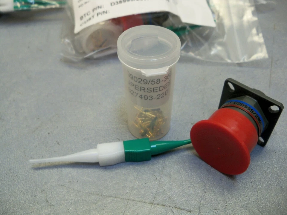 BTC Aero D38999/20WC35PN Size 13 MIL spec WALLMOUNT CONNECTOR 35 insert Lot of 4 - Image 3 of 4