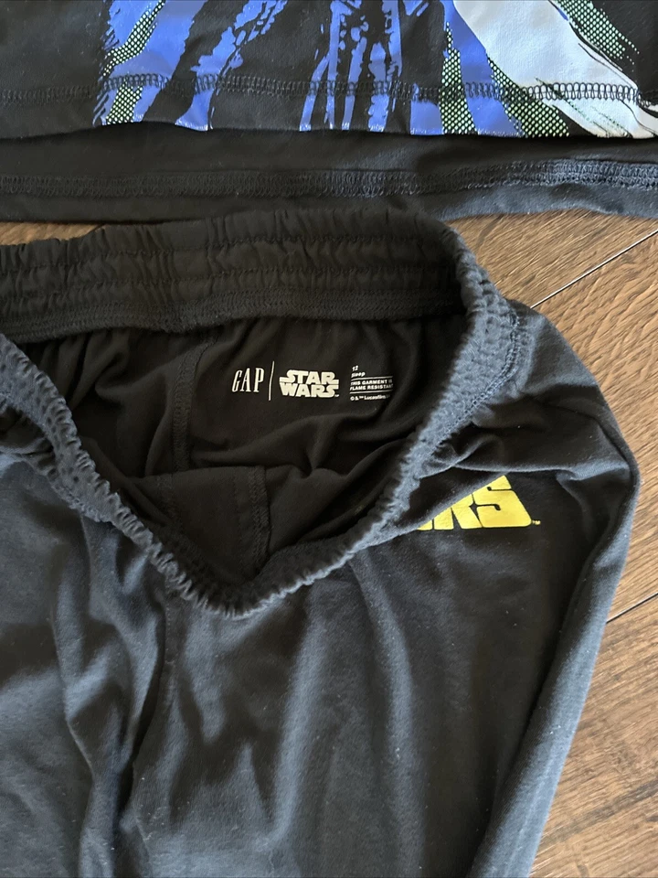 Lote 4 Pijamas Gap Quad Youth Boys Darth Vader Sharks Tamanho 12 - Imagem 4 de 4