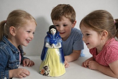 Vintage McCoy Snow White Cookie Jar   1940s 1950s   Marked McCoy   USA