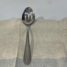 Hampton Forge Signature 18/10Stainless NOBILITY FROSTED Pred Tablespoon