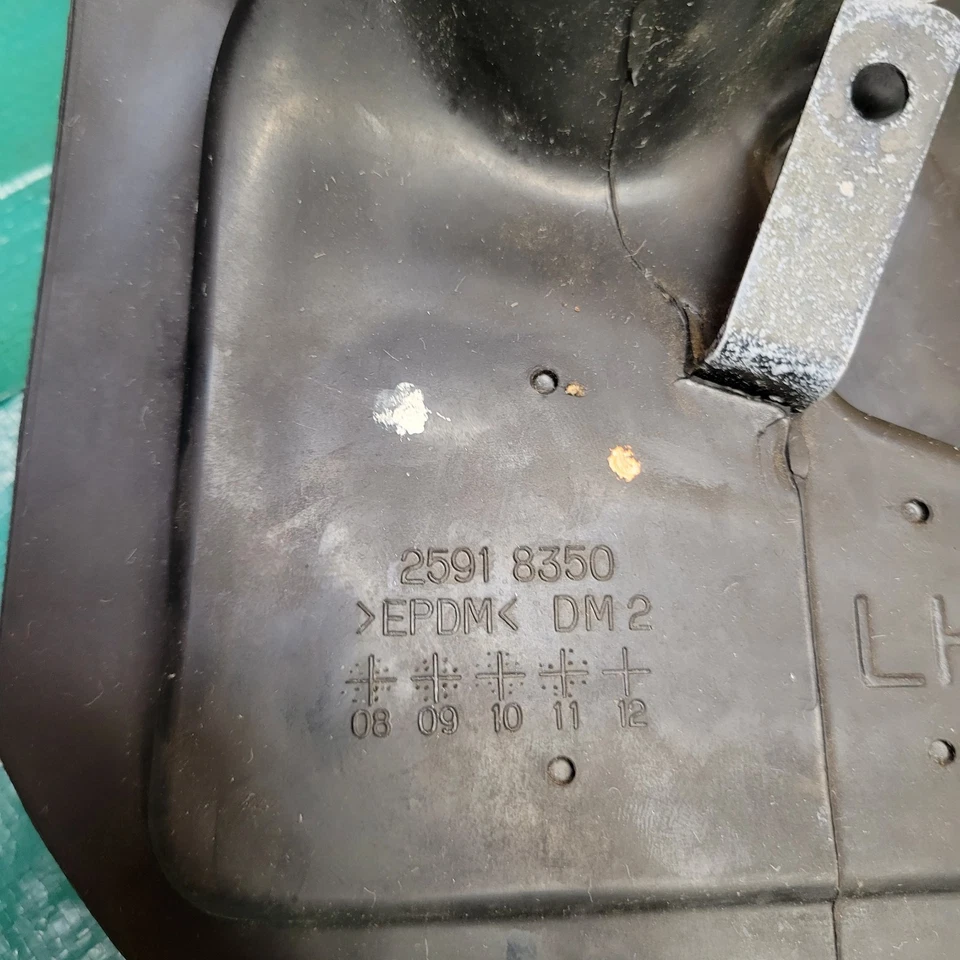 2011-2016 Cadillac SRX Steering Column Lower Intermediate Shaft OEM 20841581 - Image 4 of 4