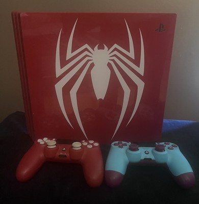 Sony Spiderman PS4 Console w/2 Controllers