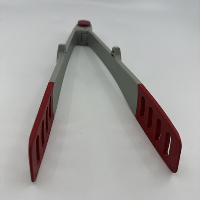 Joseph Joseph  Elevate Tongs, Dark Grey and Red