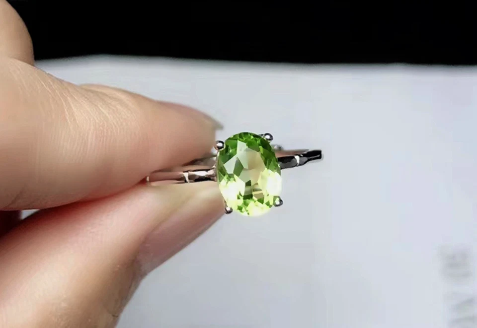 Natural Eye Clean Pale Green Peridot Sterling Silver 925 Handmade Solitaire Ring - Image 2 of 3