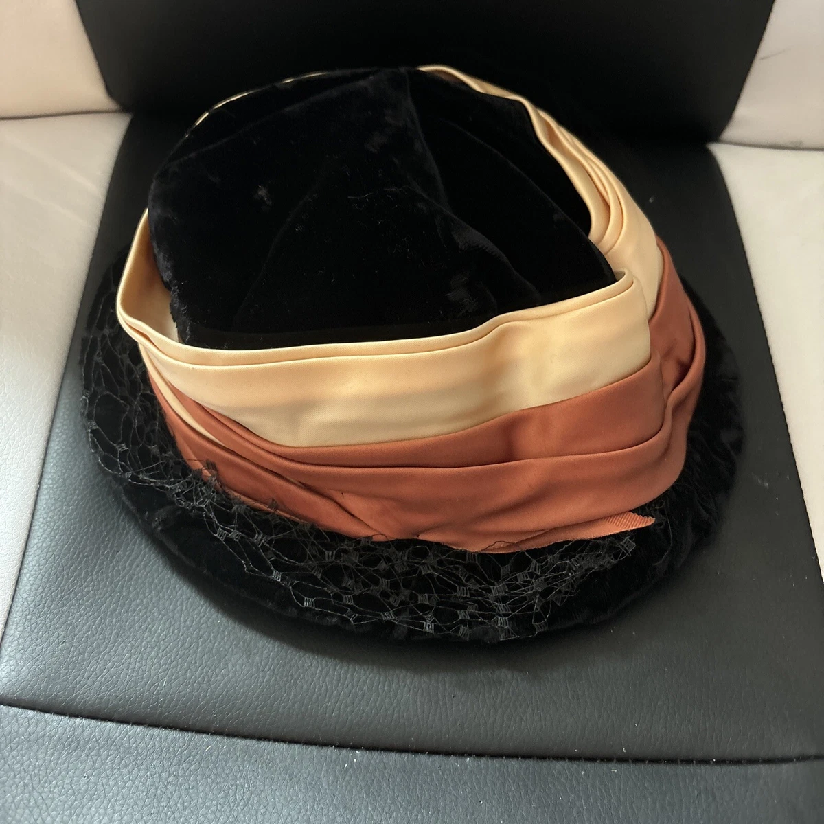 Turban Style Chapeau Hat Vintage 60s Melinda Womens Black Gold Fitted Size 6 1/2 Vintage 60s Turban Style Hat – Spark Pretty main image 2