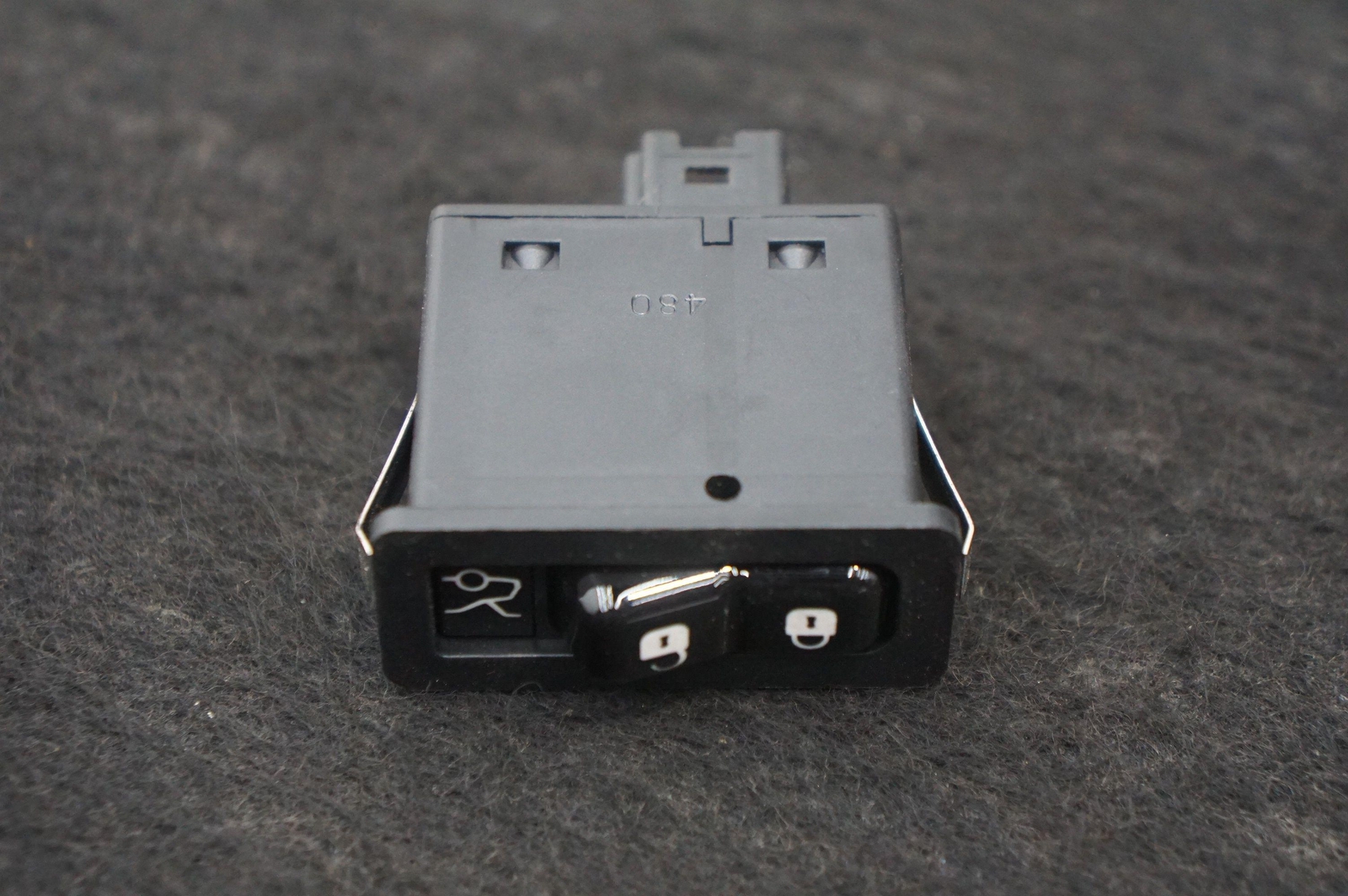 Front Right Hotel Switch OEM 31610138271 Rolls Royce Ghost Series I 2009-2014