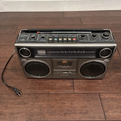 Sanyo M9930K 4-band Stereo Radio Cassette Player Boom Box - Made In Japan