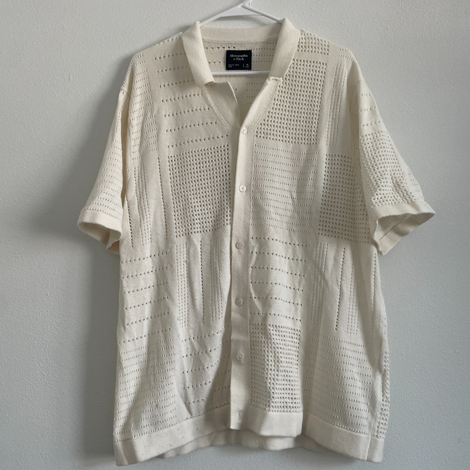 Abercrombie Fitch Knit Polo Shirt Mens XL Beige V-Neck Crochet Collared Resort