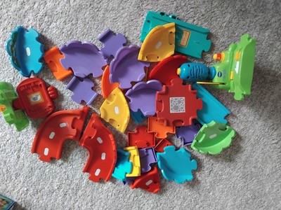 Vtech Tut Tut Baby Flitzer Straßenteile mit Aufzug und Ampel