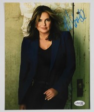 Mariska Hargitay Law And Order SVU Signed JSA Autograph Photo 8 x 10