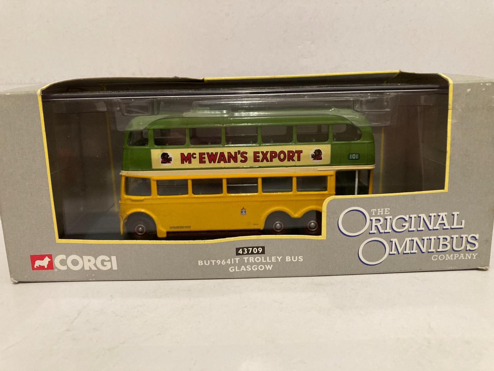 Corgi 43709 BUT Trolleybus Glasgow Corporation Transport 1/76 Scale boxed frpost