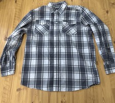 Wrangler Outdoor Shirt Men s Large Gray Plaid Long Sleeve Snap Buttons Vented