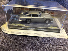 Universal Hobbies 007 James Bond Aston Martin DB5 1:43 Silver Diecast With Case