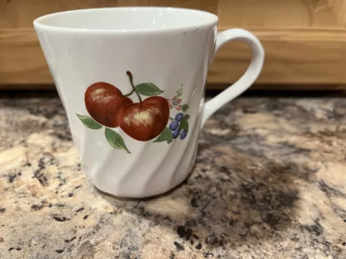 1- Corning Corelle Chutney Coffee Cups Mug Swill Apple Pear