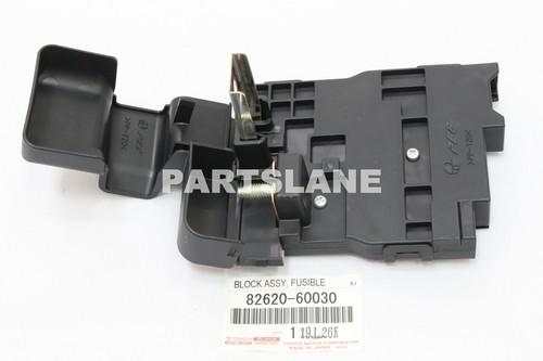 Toyota Land Cruiser Lexus LX470 OEM Genuine Fusible Link Block 82620-60030 - Picture 1 of 2