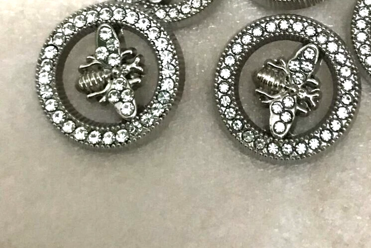 2 boutons Gucci métal argenté GG GUCCI CRISTAUX D'ABEILLES GG logo abeilles 20 mm x 2 pièces 