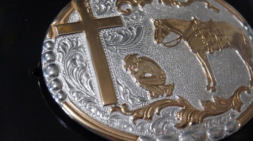 Crumrine Western Buckle Oval Praying Cowboy at Cross Silver & Gold Tone C15100 - Picture 2 of 3