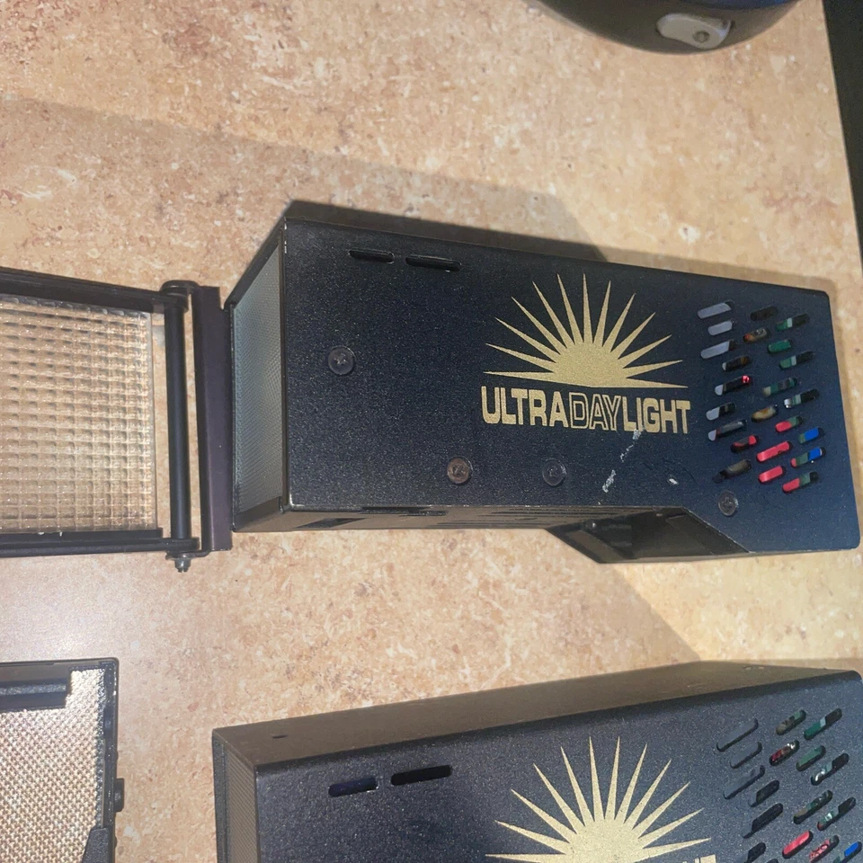 3 Anton Bauer UltraDayLight Ultra Day Light HMI camera light heads w/ Extras! - Image 4 of 4
