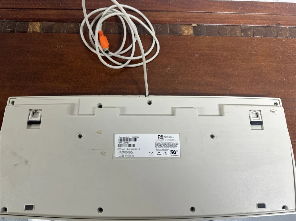 Maxi interruptor mecánico teclado Gateway 2000 vintage PS/2 2196003 Foto 2 de 2