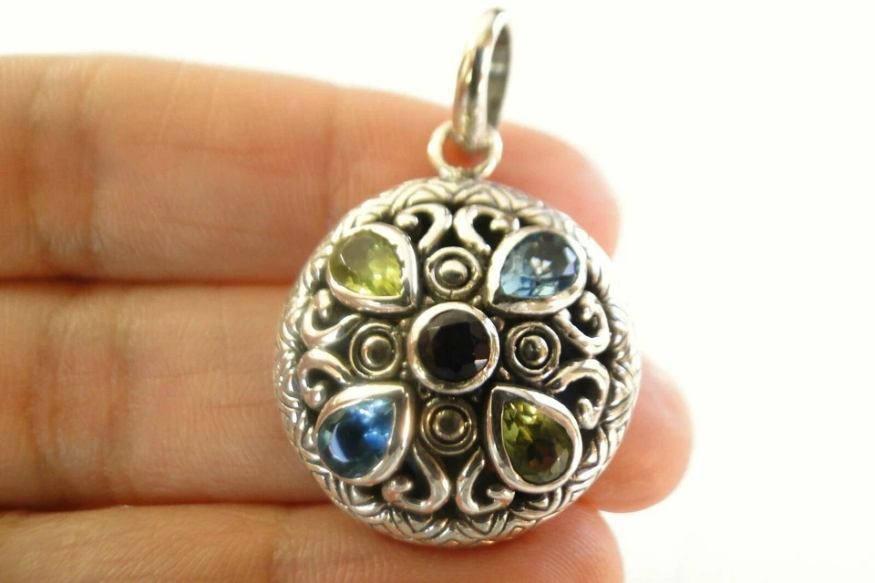 Colgante redondo de plata de ley 925 con topacio azul peridoto amatista ornamentado Foto 2 de 4